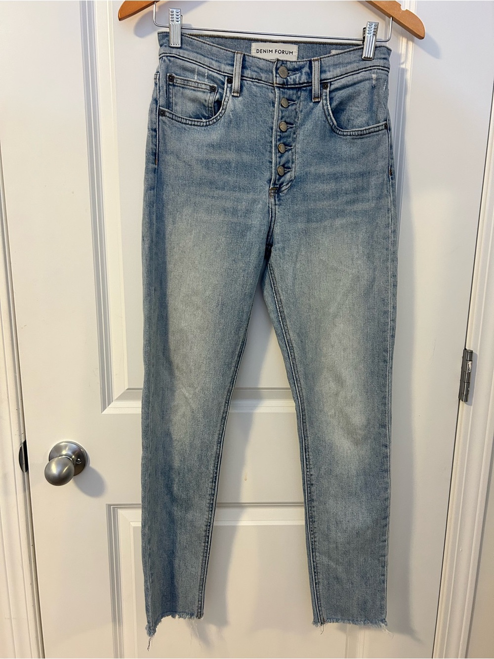Denim Forum Light Blue wash, High-Rise Button-Fly Jeans, size 26